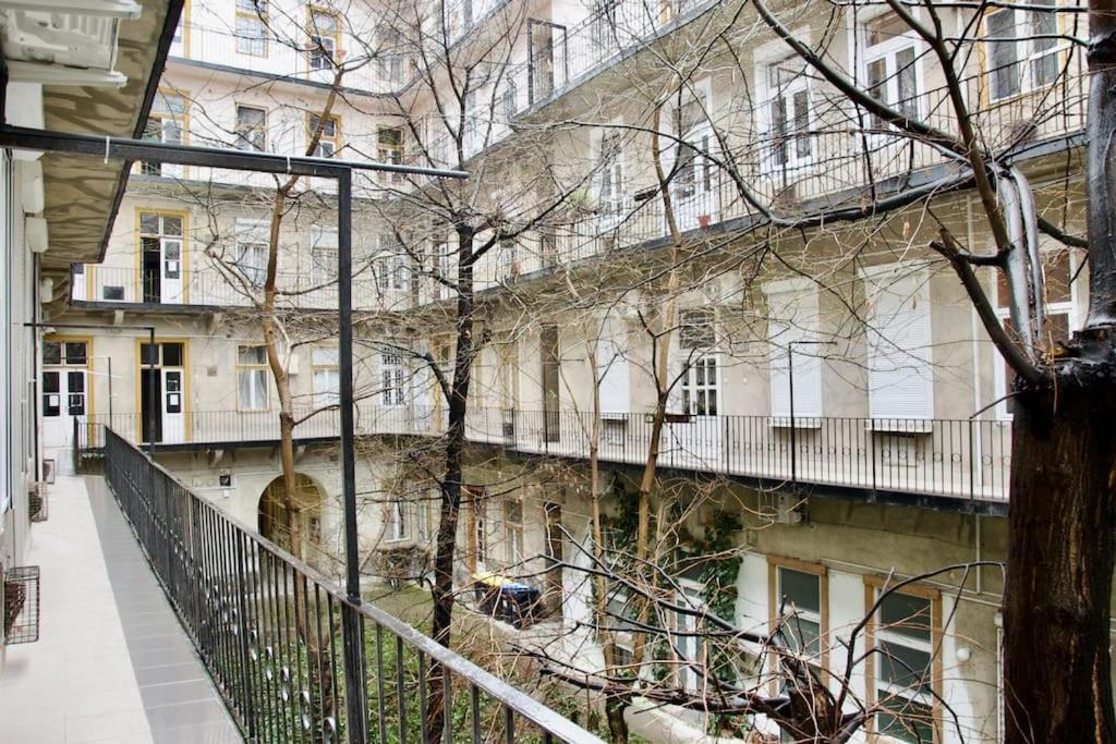Premium Apartment By Hi5- Brody Street Будапешт Экстерьер фото